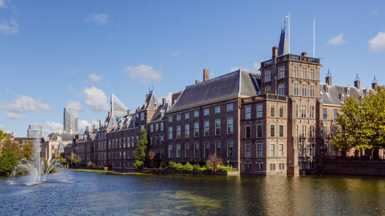 Kastil Binnenhof: Pusat Sejarah dan Politik Belanda
