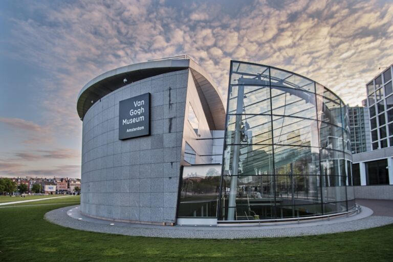Museum Vincent van Gogh (Amsterdam): Menyelami Karya Sang Maestro