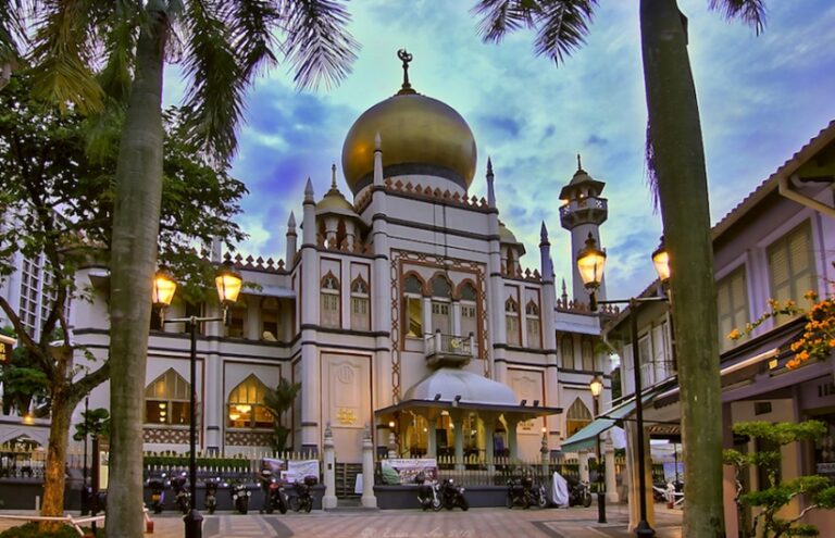 Haji Lane & Sultan Mosque.jpg$i$min$822$530$cc$$
