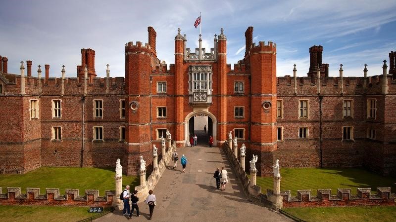 Pesona Abadi Hampton Court Palace