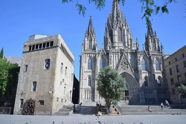 Katedral Salib Suci dan St. Eulalia