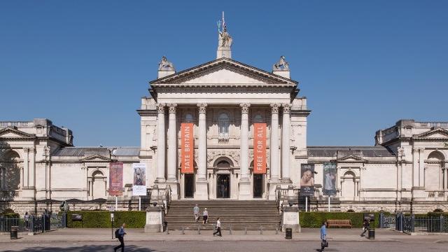 Tate Modern dan Tate Britain