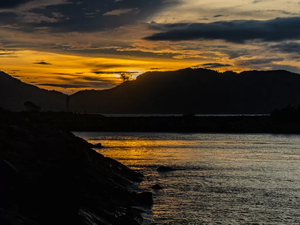 eksotisnya-pantai-ulee-lheue-surga-tersembunyi-di-aceh