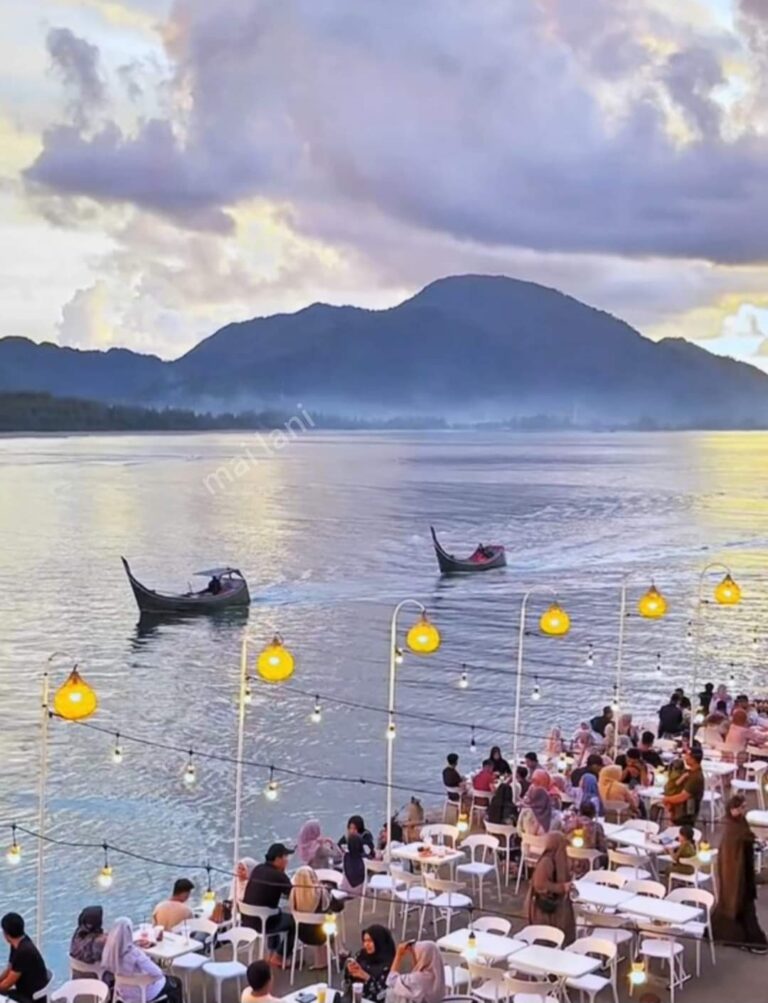 keindahan-pantai-ulee-lheu-di-banda-aceh