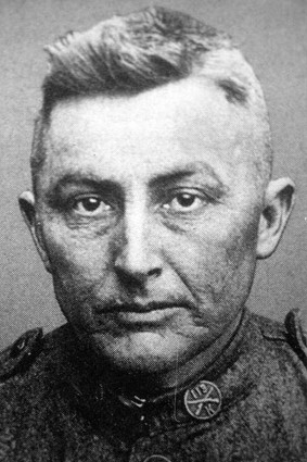 profil-sniper-terbaik-herman-davis