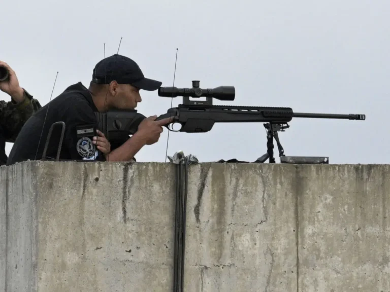 rekor-tembakan-sniper-terjauh-3-449-meter-oleh-tentara-kanada