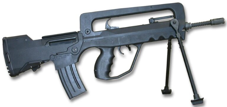 mengenal-senjata-terbaik-famas-f1-g1-g2-dan-keunggulannya