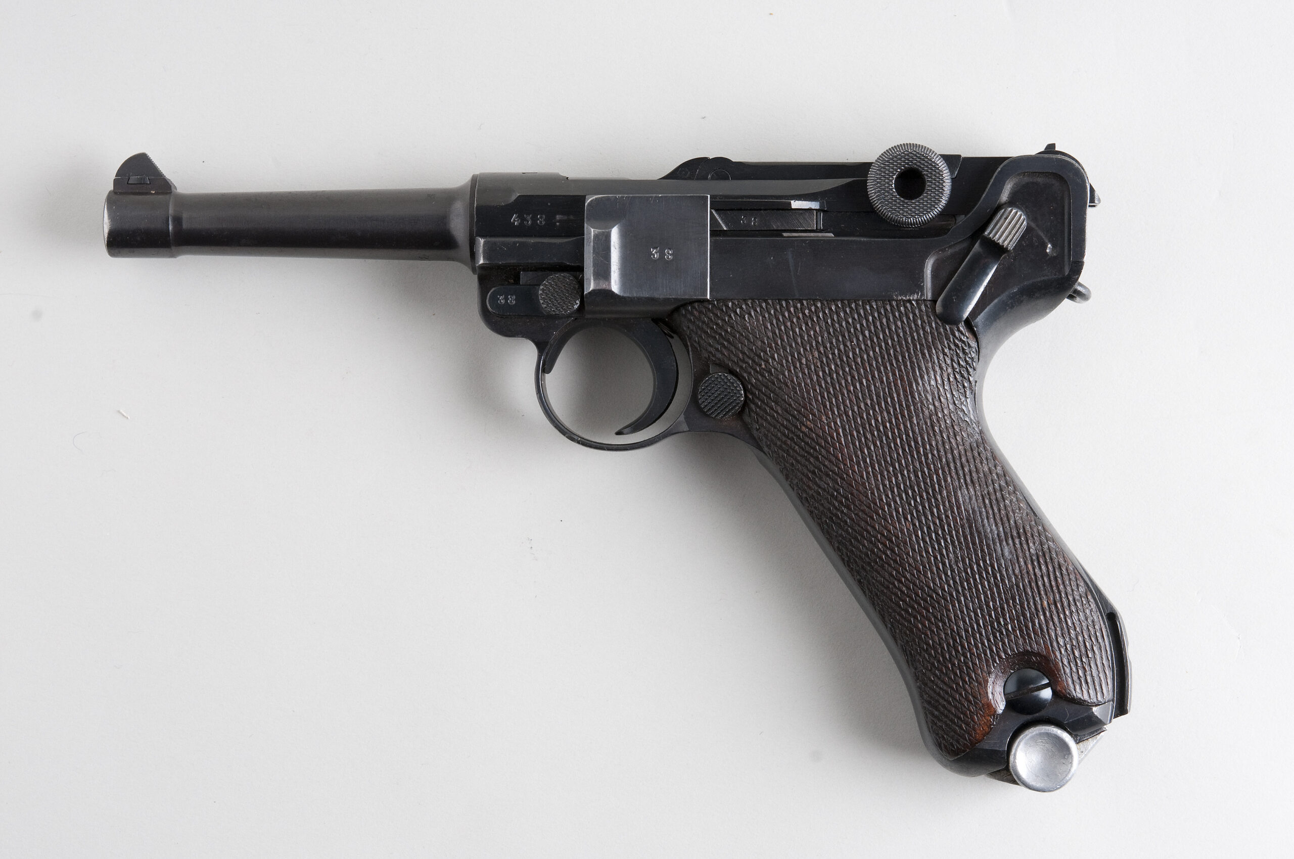 senjata-api-luger-parabellum-sejarah-spesifikasi-dan-peran