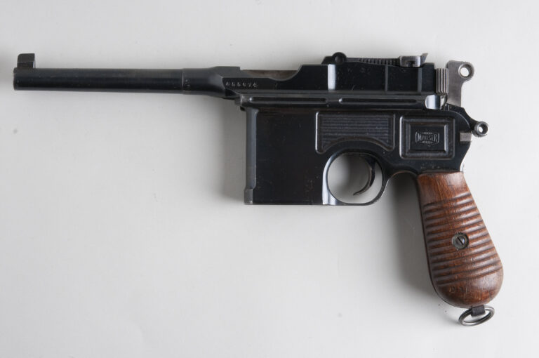 senjata-api-mauser-c96-sejarah-spesifikasi-dan-peran-penting