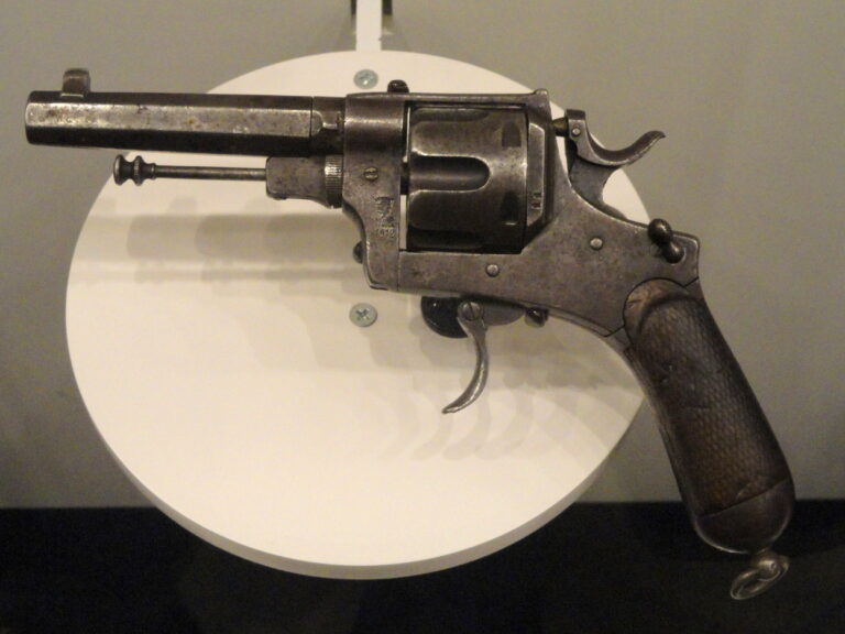 senjata-terbaik-bodeo-model-1889-keunggulan-dan-sejarahnya
