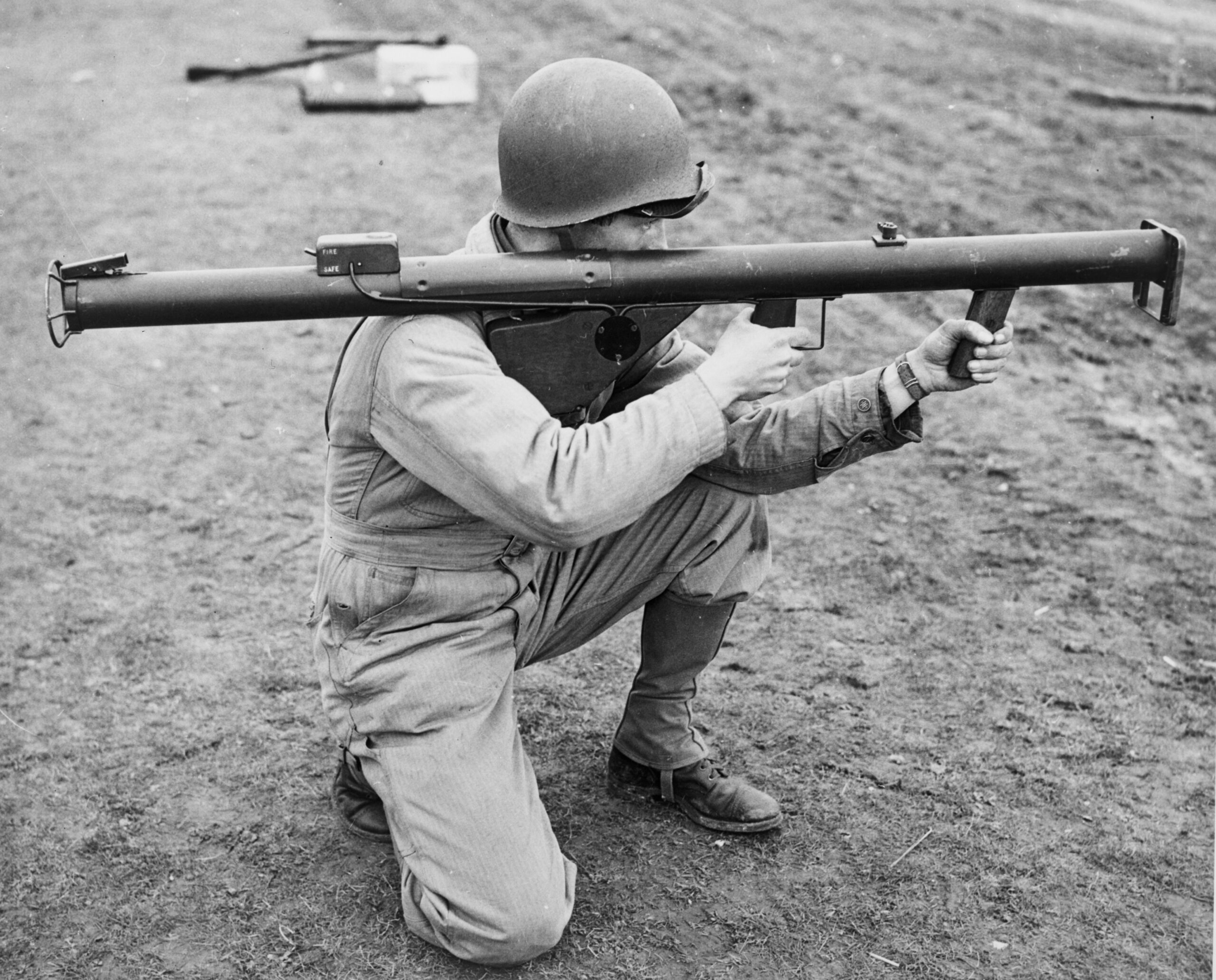 senjata-terbaik-rocket-launcher-m1-a1-bazooka-dan-keunggulannya