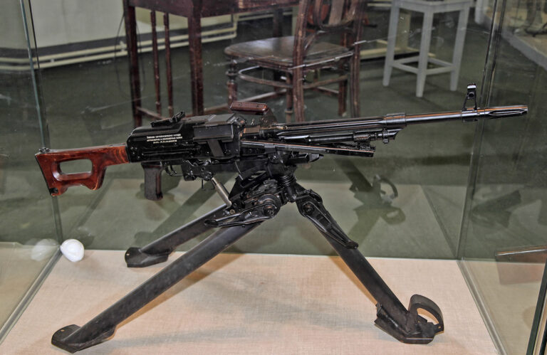 mengulas-senjata-pk-machine-gun-terbaik-dan-keunggulannya
