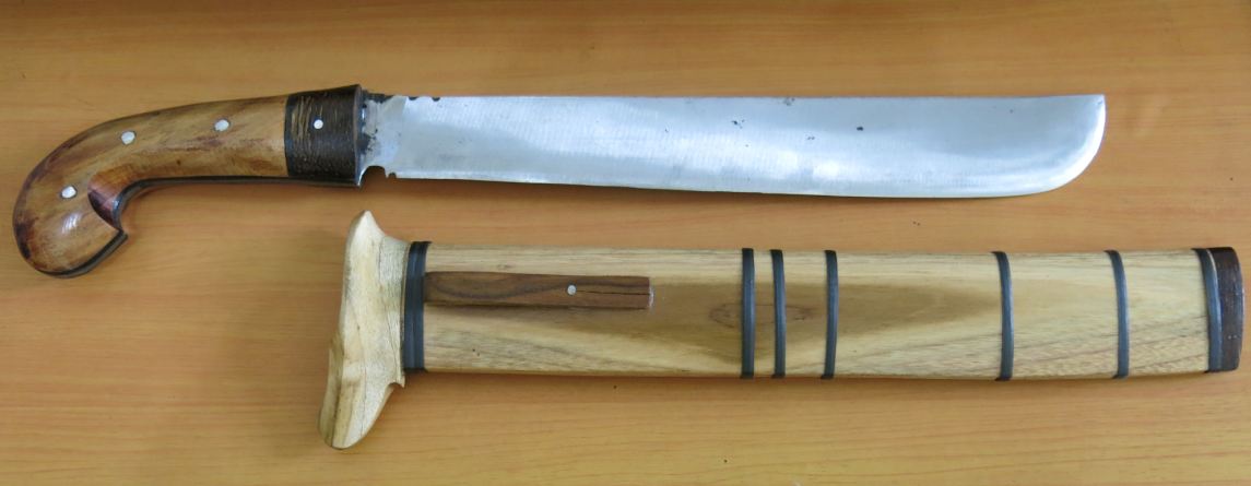 golok-tradisional-indonesia-warisan-budaya-dan-kegunaannya