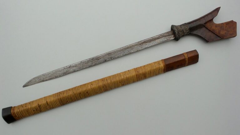 mengenal-alamang-senjata-tradisional-dari-indonesia