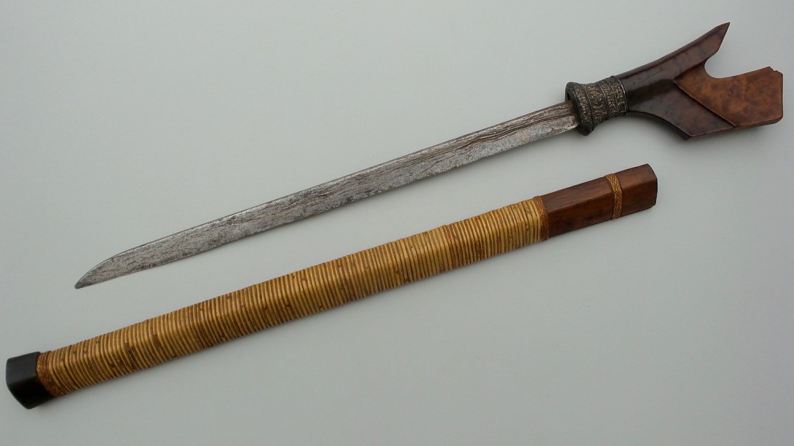 mengenal-alamang-senjata-tradisional-dari-indonesia