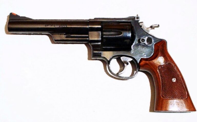 senjata-terbaik-smith-wesson-model-29-revolver-44-magnum