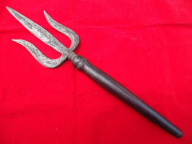 tumbak-senjata-tradisional-indonesia-yang-bersejarah-dan-berarti